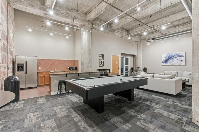 321 W 7th Street 402, Kansas City, MO 64105