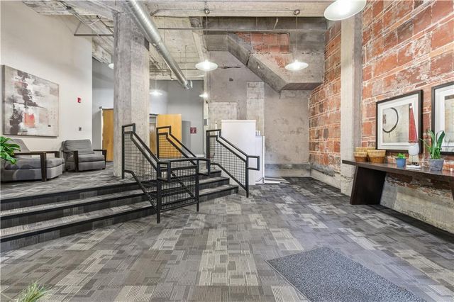 321 W 7th Street 402, Kansas City, MO 64105