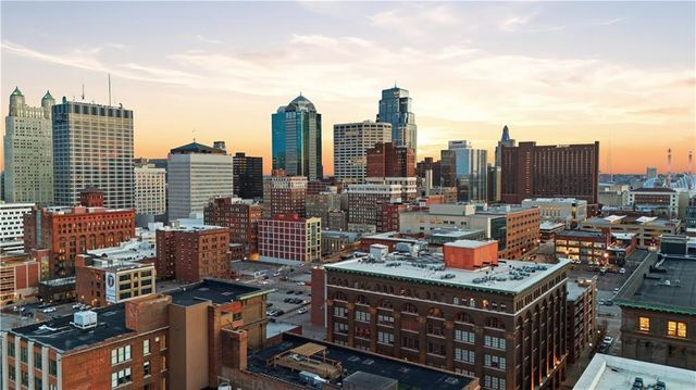 321 W 7th Street 402, Kansas City, MO 64105