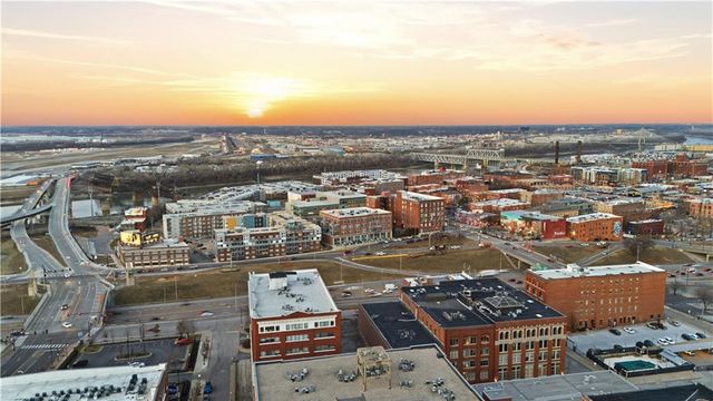 321 W 7th Street 402, Kansas City, MO 64105