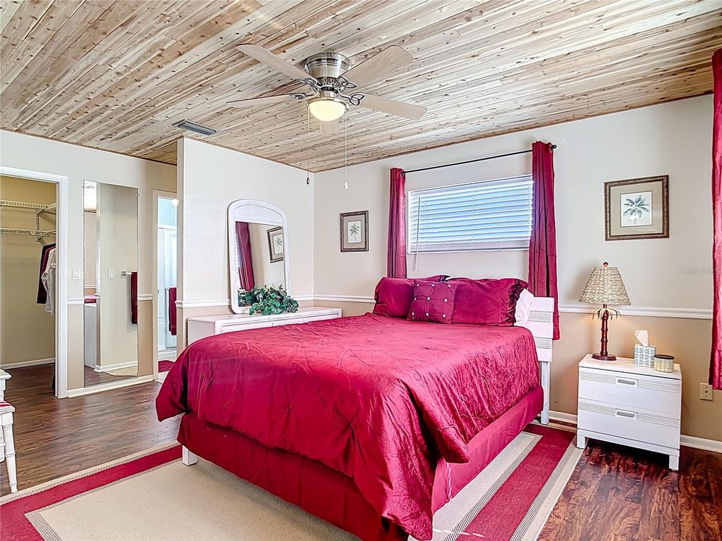 Image 28 of property listing at 10251 OCEANSPRAY BOULEVARD, Englewood, FL 34224