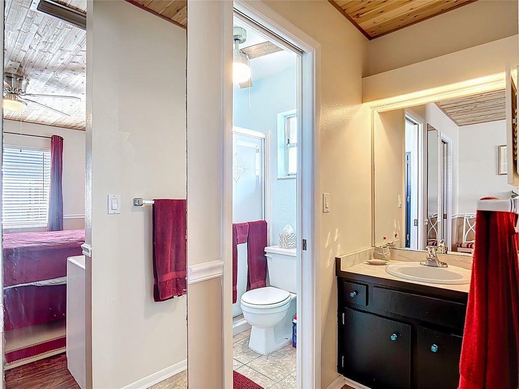 Image 31 of property listing at 10251 OCEANSPRAY BOULEVARD, Englewood, FL 34224