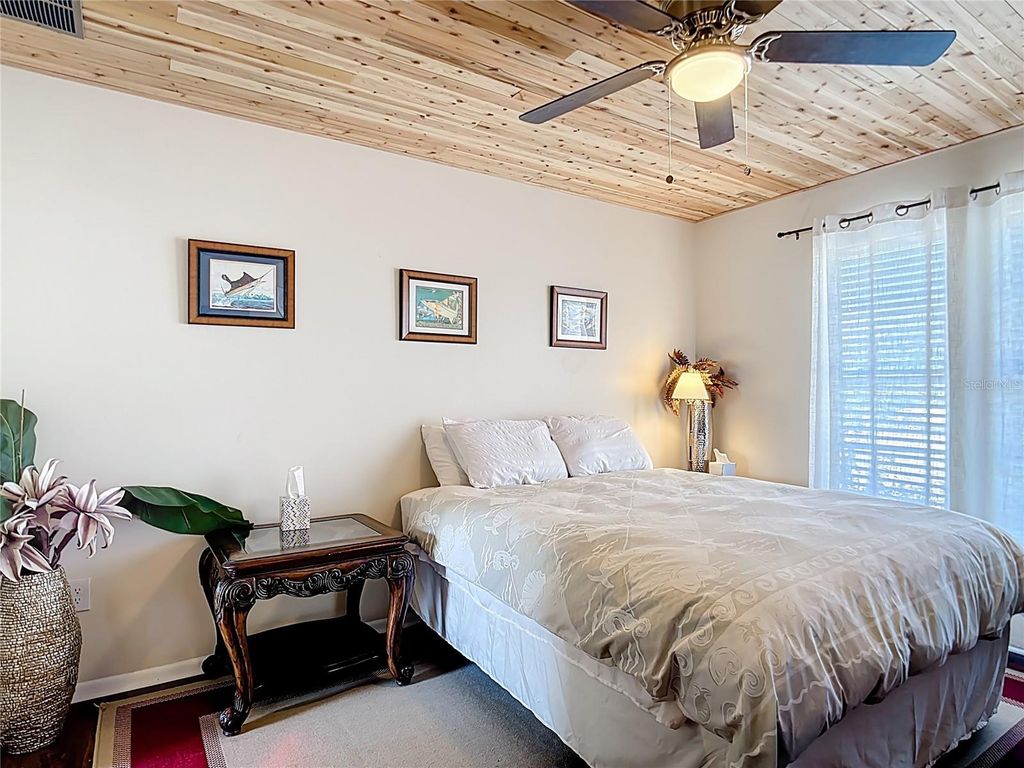 Image 33 of property listing at 10251 OCEANSPRAY BOULEVARD, Englewood, FL 34224