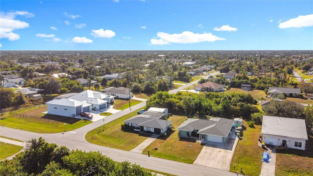 Image 45 of property listing at 10251 OCEANSPRAY BOULEVARD, Englewood, FL 34224