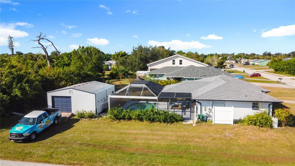 Image 6 of property listing at 10251 OCEANSPRAY BOULEVARD, Englewood, FL 34224