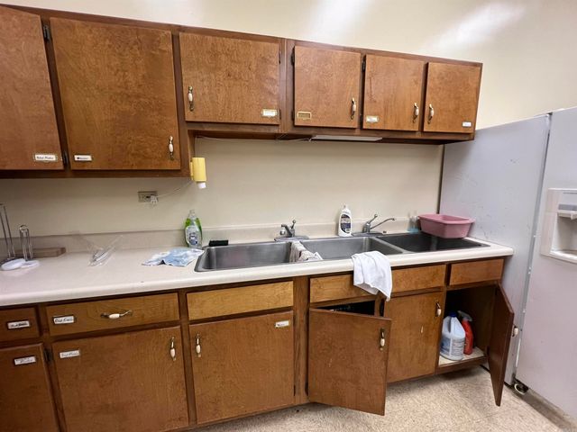600 W CHURCH Street, Horseshoe Bend, AR 72512