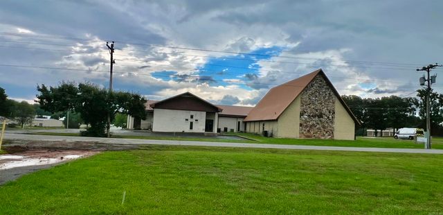 600 W CHURCH Street, Horseshoe Bend, AR 72512