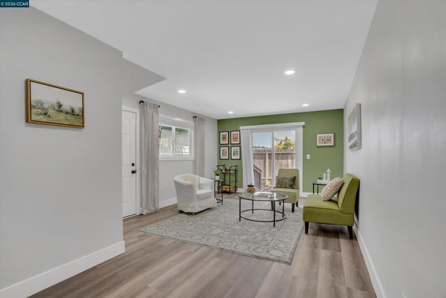 2131 Pomona Ave, Martinez, CA 94553