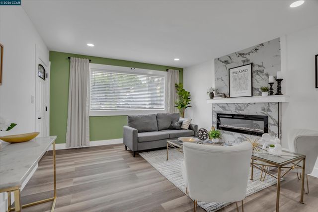 2131 Pomona Ave, Martinez, CA 94553