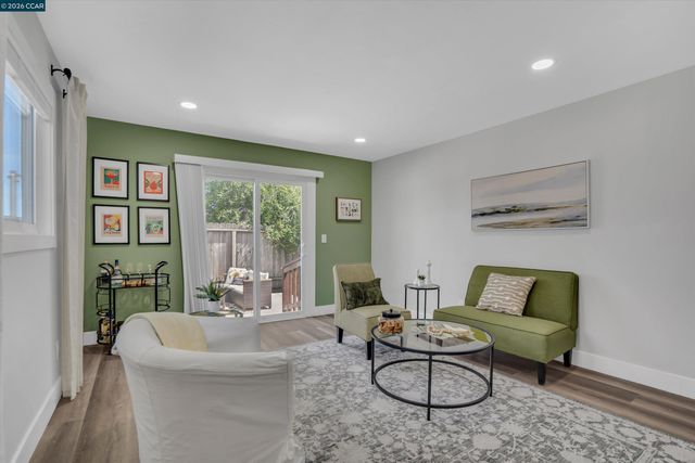 2131 Pomona Ave, Martinez, CA 94553