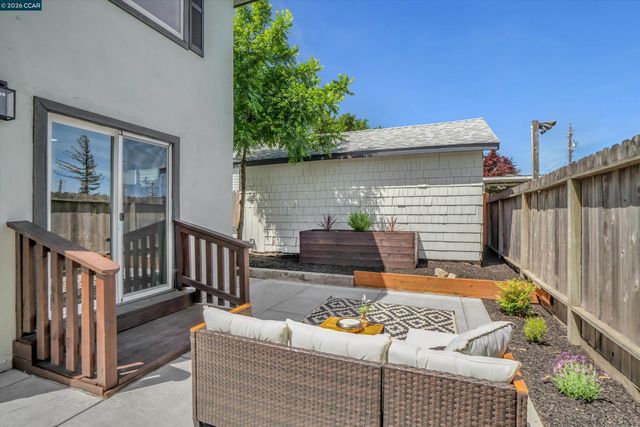 2131 Pomona Ave, Martinez, CA 94553