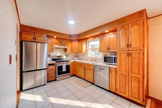 15 Carriage Dr, Chelmsford, MA 01824