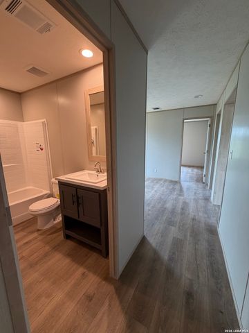 4214 Woodrow Center Rd, Kingsbury, TX 78638