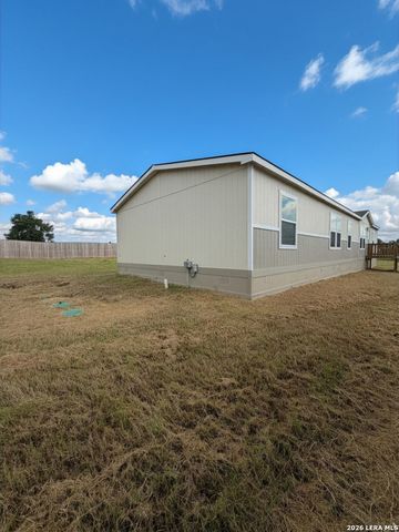 4214 Woodrow Center Rd, Kingsbury, TX 78638