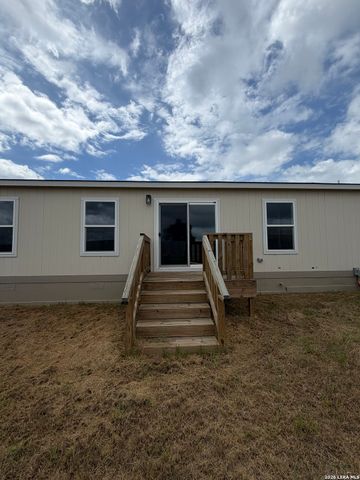 4214 Woodrow Center Rd, Kingsbury, TX 78638