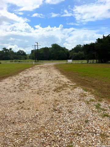 4214 Woodrow Center Rd, Kingsbury, TX 78638