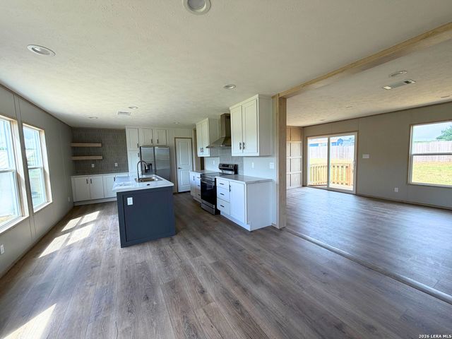 4214 Woodrow Center Rd, Kingsbury, TX 78638
