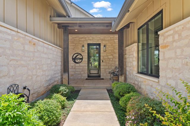 1457 Avenida High VW, Driftwood, TX 78619