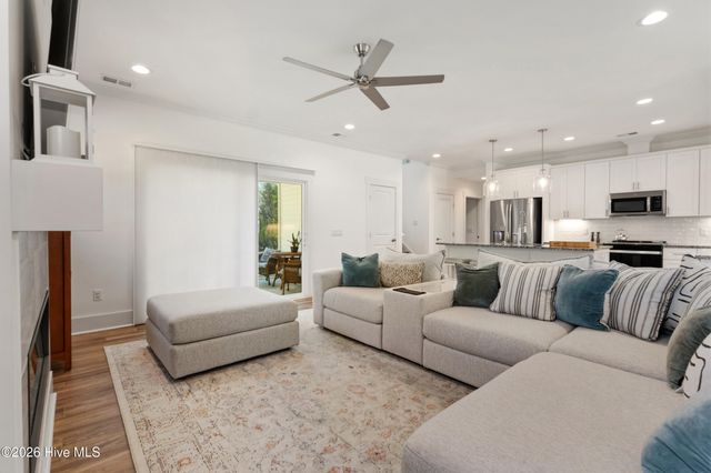 6532 Oak Canopy Drive, Wilmington, NC 28409