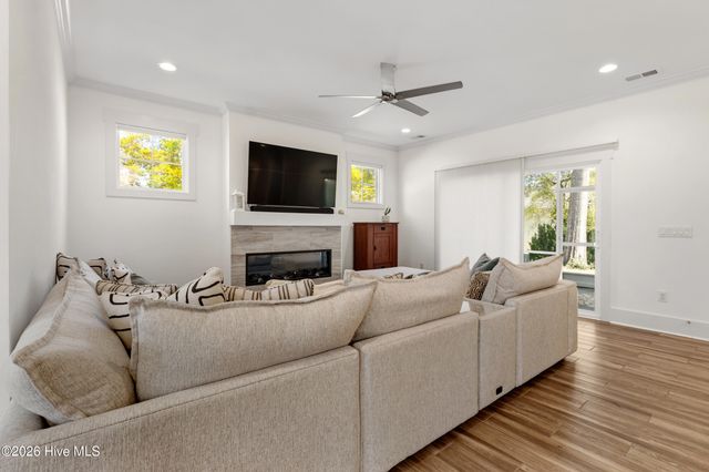 6532 Oak Canopy Drive, Wilmington, NC 28409