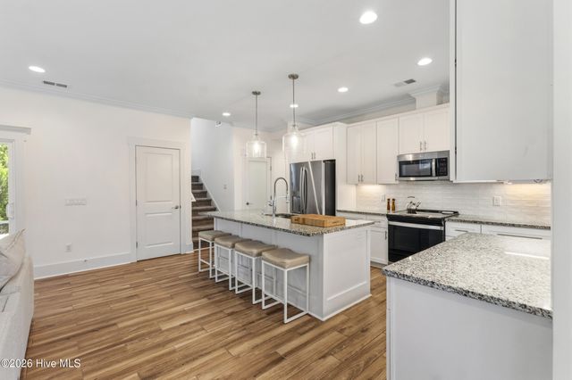 6532 Oak Canopy Drive, Wilmington, NC 28409