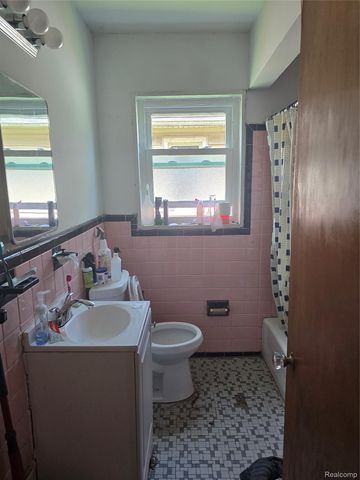 13619 Penrod Street, Detroit, MI 48223
