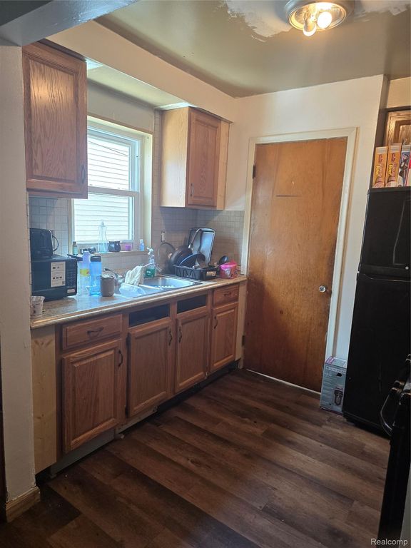 13619 Penrod Street, Detroit, MI 48223