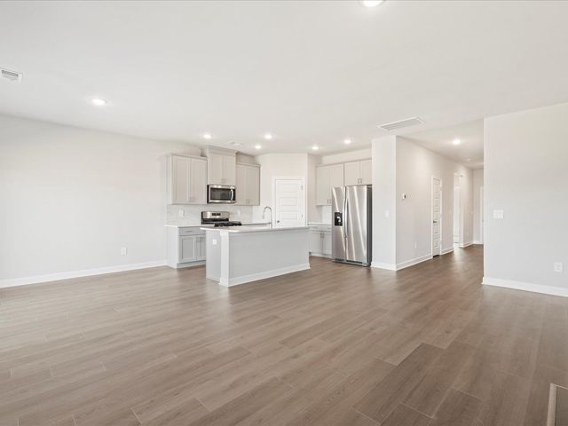 935 Rising Oak Court, Spartanburg, SC 29301