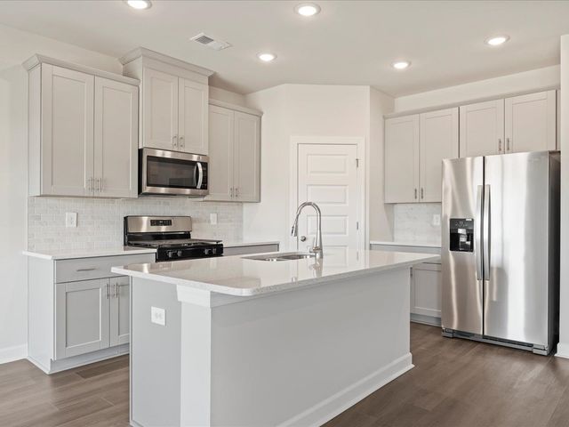 935 Rising Oak Court, Spartanburg, SC 29301