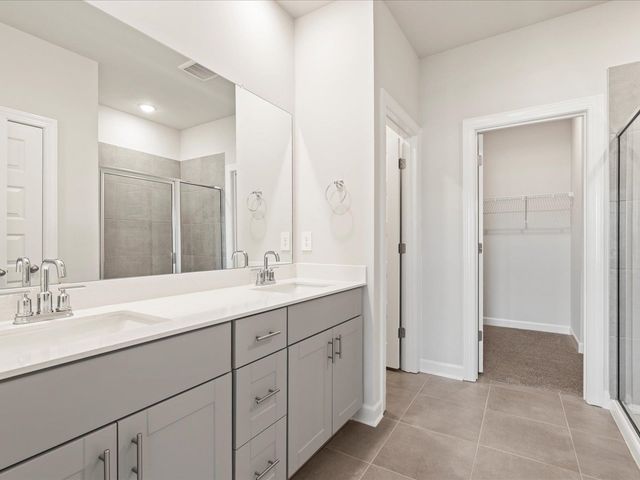 935 Rising Oak Court, Spartanburg, SC 29301