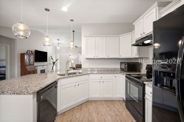 22 Sand Live Oak Dr, Bluffton, SC 29910
