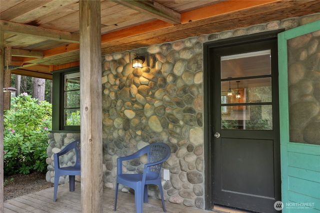 19823 Canyon Drive, Granite Falls, WA 98252