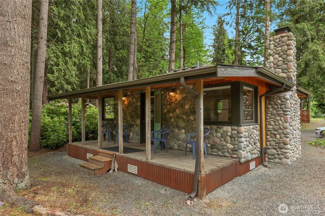 19823 Canyon Drive, Granite Falls, WA 98252