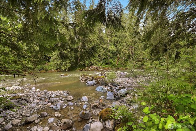 19823 Canyon Drive, Granite Falls, WA 98252