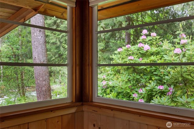 19823 Canyon Drive, Granite Falls, WA 98252
