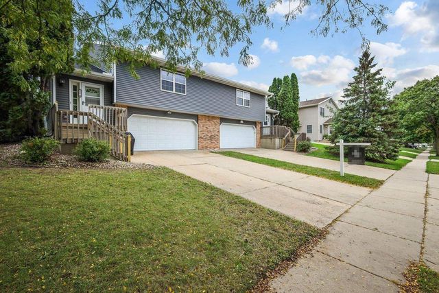 824 N Clover Lane, Cottage Grove, WI 53527
