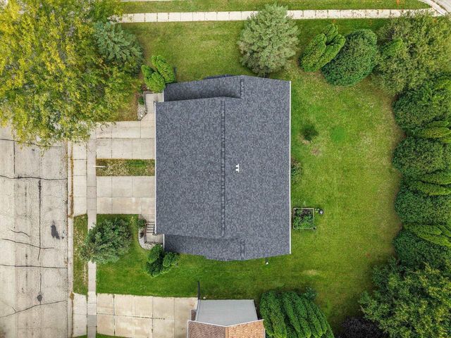 824 N Clover Lane, Cottage Grove, WI 53527