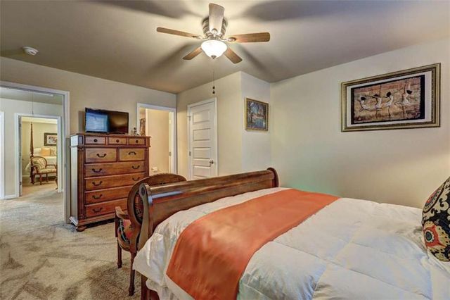 609 Caledon Way, Hampton, GA 30228