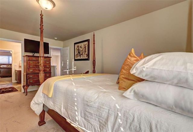 609 Caledon Way, Hampton, GA 30228