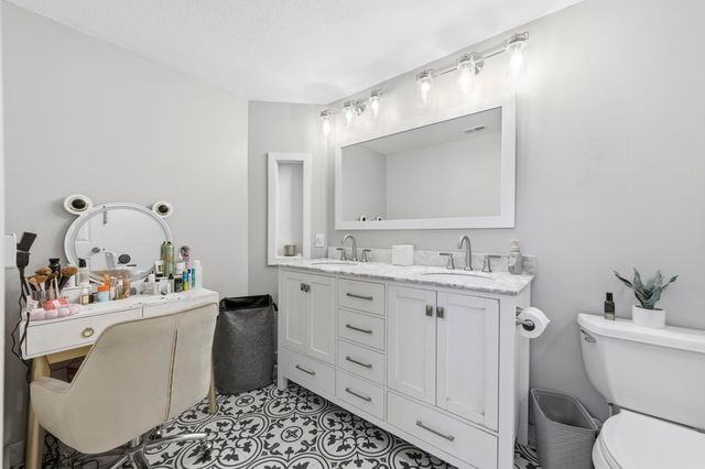 5284 Eagle Lake Drive, Palm Beach Gardens, FL 33418