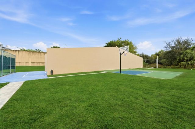 5284 Eagle Lake Drive, Palm Beach Gardens, FL 33418