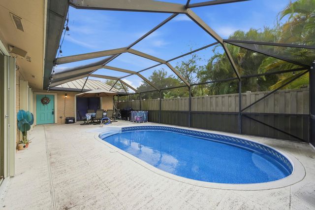 5284 Eagle Lake Drive, Palm Beach Gardens, FL 33418