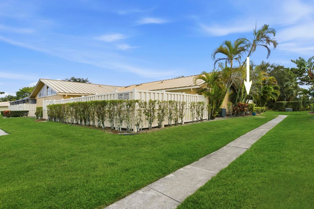 5284 Eagle Lake Drive, Palm Beach Gardens, FL 33418