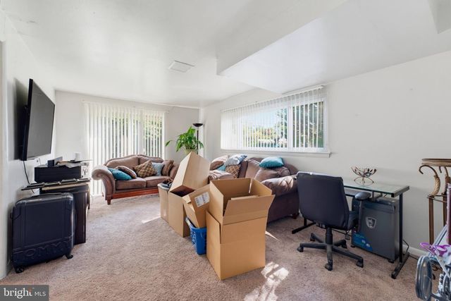 6000 RAYBURN DR, Temple Hills, MD 20748