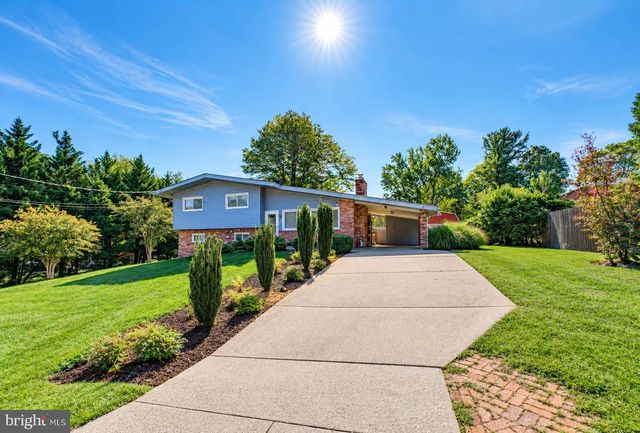 6000 RAYBURN DR, Temple Hills, MD 20748