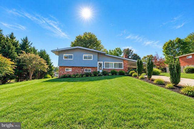 6000 RAYBURN DR, Temple Hills, MD 20748