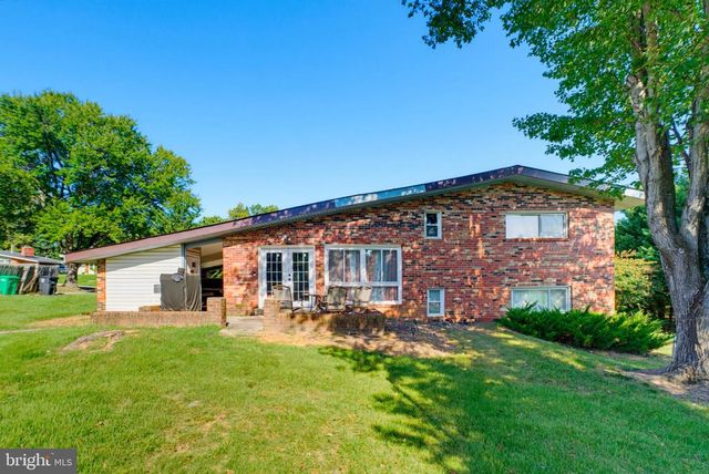 6000 RAYBURN DR, Temple Hills, MD 20748