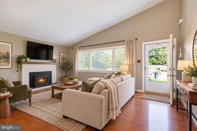 6000 RAYBURN DR, Temple Hills, MD 20748