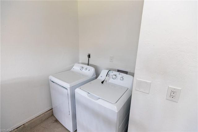 19570 Oak Forest DR, Fort Myers, FL 33967