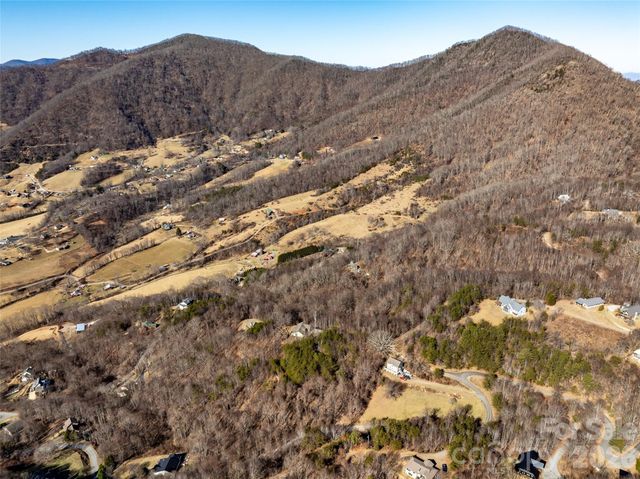 9999 Hunters Ridge Drive, Canton, NC 28716